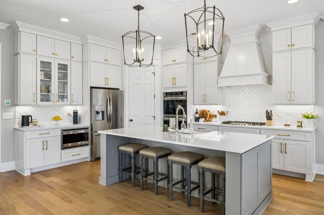 290 Stephens Valley Blvd, E, Nashville, TN 37221