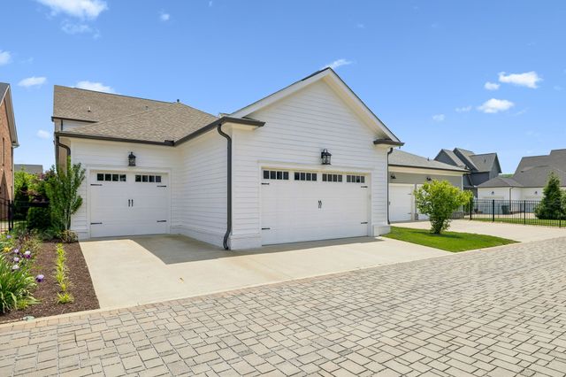 290 Stephens Valley Blvd, E, Nashville, TN 37221