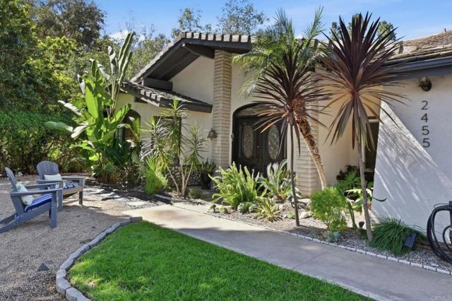 2455 Clearcrest Lane, Fallbrook, CA 92028