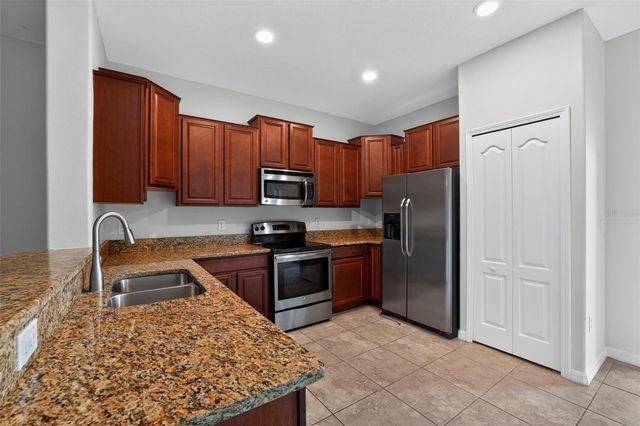 2224 GOLDEN FALCON DRIVE, Ruskin, FL 33570