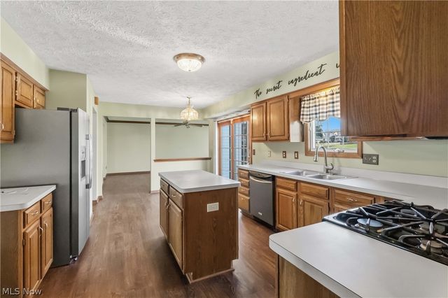 3432 Hanover Drive, Brunswick, OH 44212