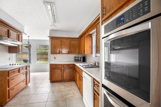 2130 Lake Hills Drive, Houston, TX 77339
