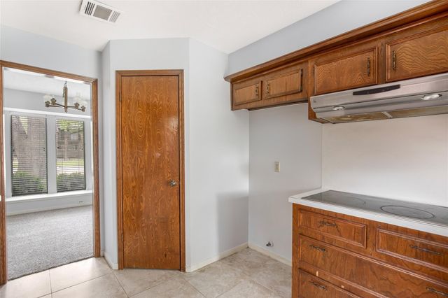 2130 Lake Hills Drive, Houston, TX 77339