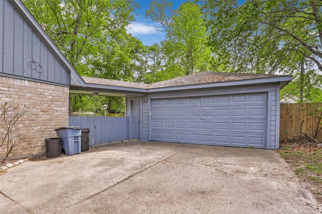 2130 Lake Hills Drive, Houston, TX 77339