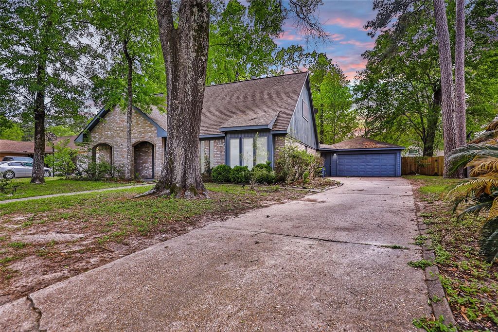 2130 Lake Hills Drive, Houston, TX 77339