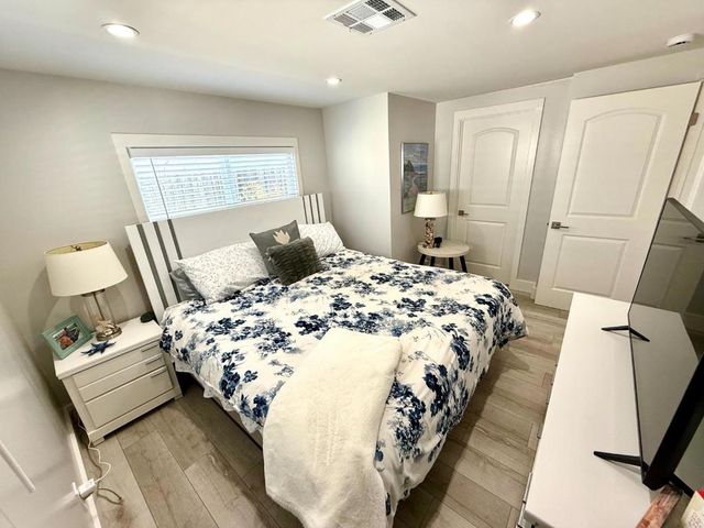 8 Lighthouse Rd, Half Moon Bay, CA 94019