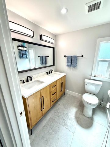 8 Lighthouse Rd, Half Moon Bay, CA 94019