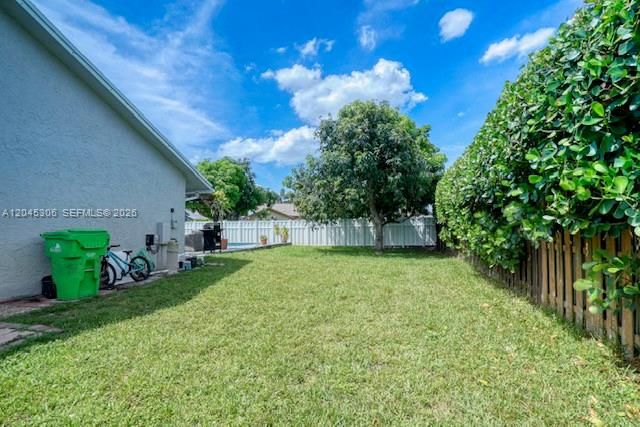 15810 N Wind Cir, Sunrise, FL 33326