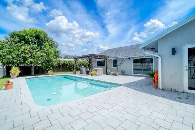 15810 N Wind Cir, Sunrise, FL 33326