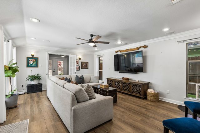 302 Denton Drive, Roanoke, TX 76262