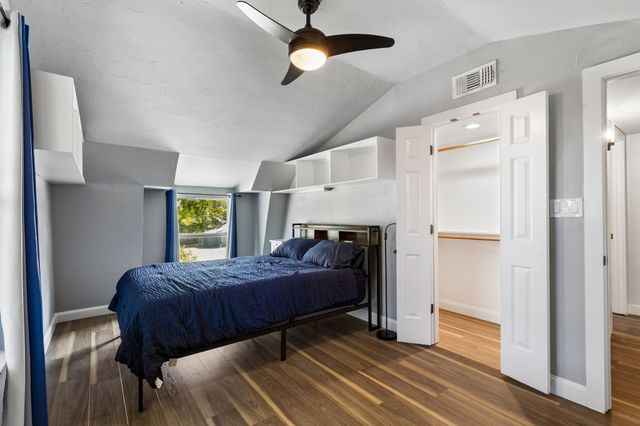 302 Denton Drive, Roanoke, TX 76262