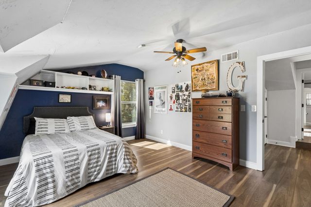 302 Denton Drive, Roanoke, TX 76262
