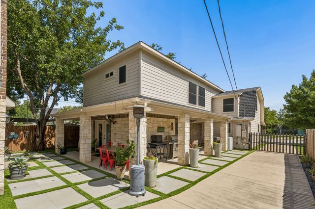 302 Denton Drive, Roanoke, TX 76262