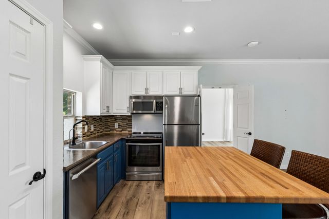302 Denton Drive, Roanoke, TX 76262