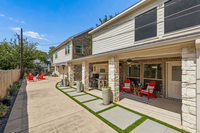 302 Denton Drive, Roanoke, TX 76262