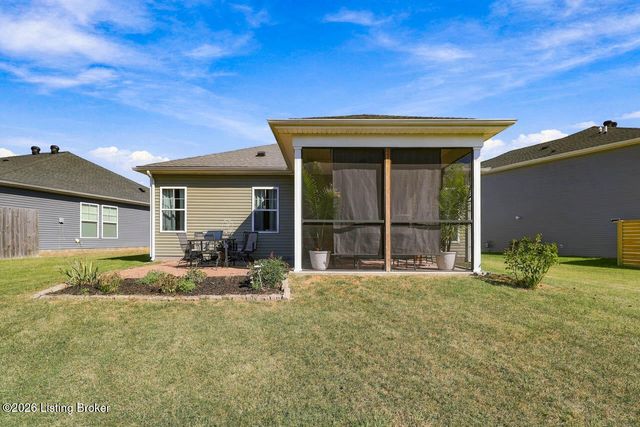6530 Oak Village Dr, Louisville, KY 40228