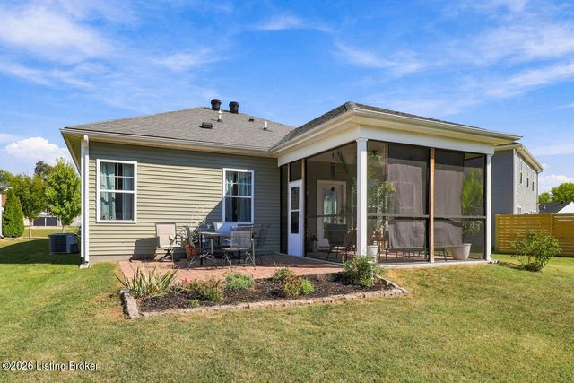 6530 Oak Village Dr, Louisville, KY 40228