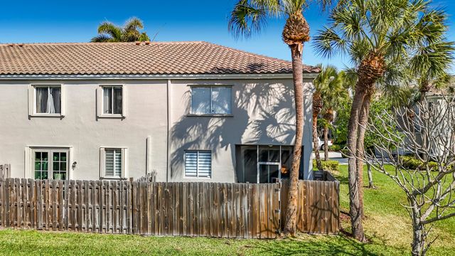 4702 NW 59th Manor, Coconut Creek, FL 33073