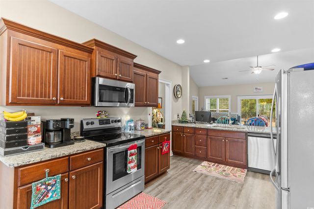 208 Baylee Circle, Galivants Ferry, SC 29544