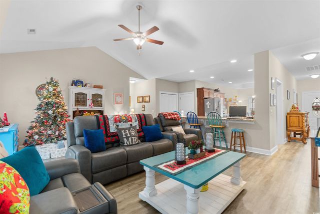 208 Baylee Circle, Galivants Ferry, SC 29544