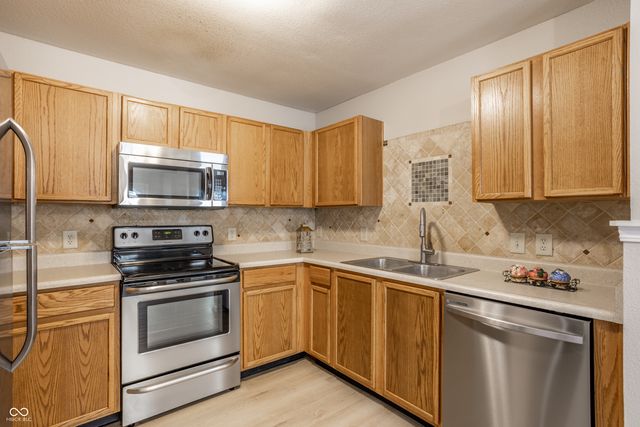 12084 E 141st Street, Noblesville, IN 46060