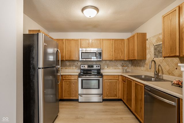12084 E 141st Street, Noblesville, IN 46060