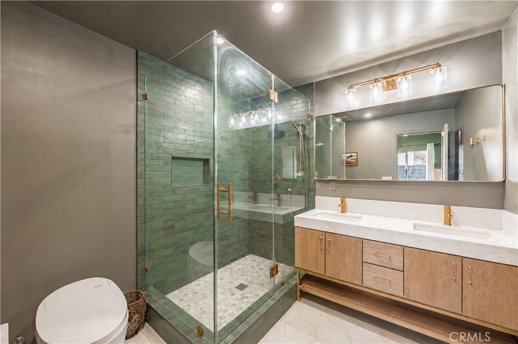 Image 11 of property listing at 27706 Hartford, Castaic, CA 91384