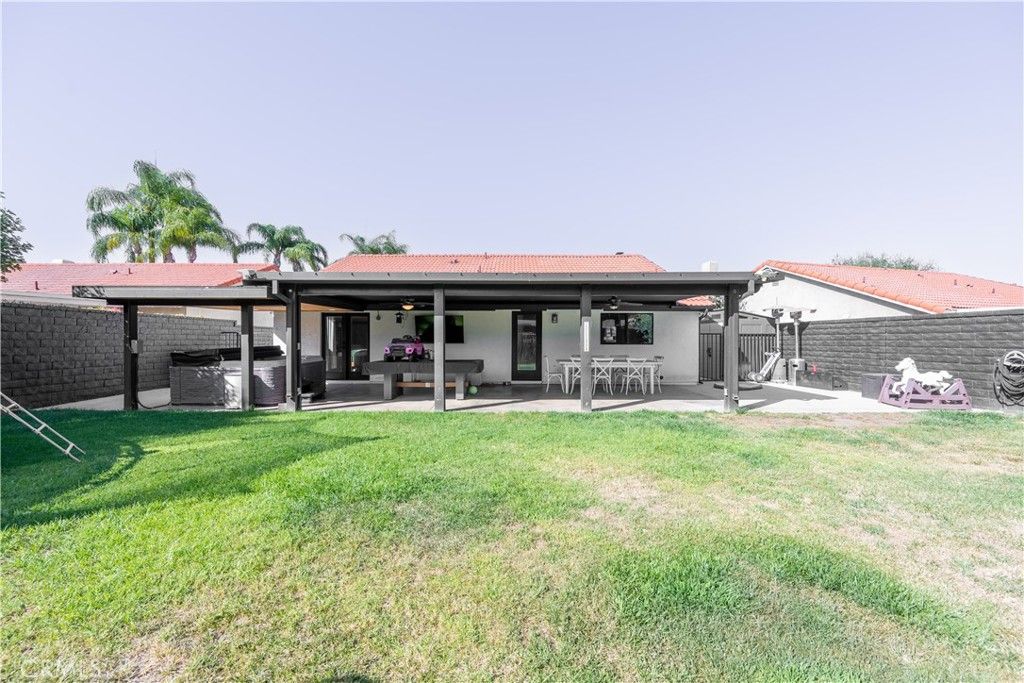 Image 16 of property listing at 27706 Hartford, Castaic, CA 91384