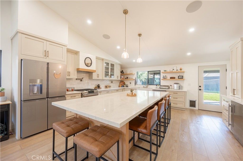 Image 6 of property listing at 27706 Hartford, Castaic, CA 91384