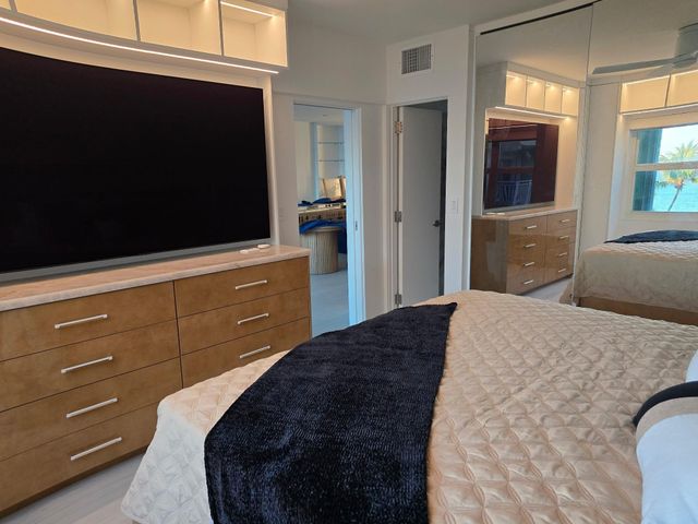 1035 Hillsboro Mile 32, Hillsboro Beach, FL 33062
