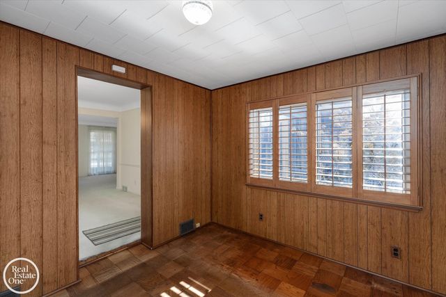 785 Barrington Road, Grosse Pointe Park, MI 48230