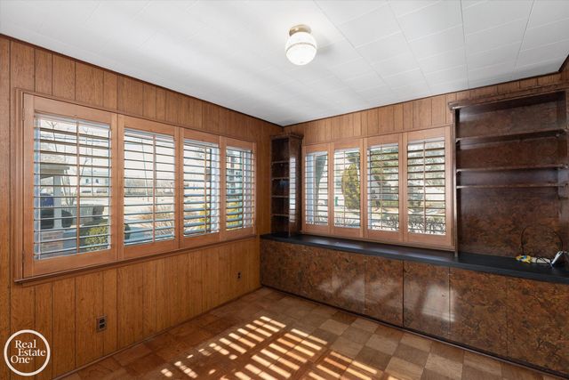 785 Barrington Road, Grosse Pointe Park, MI 48230