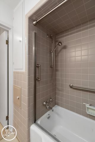 785 Barrington Road, Grosse Pointe Park, MI 48230