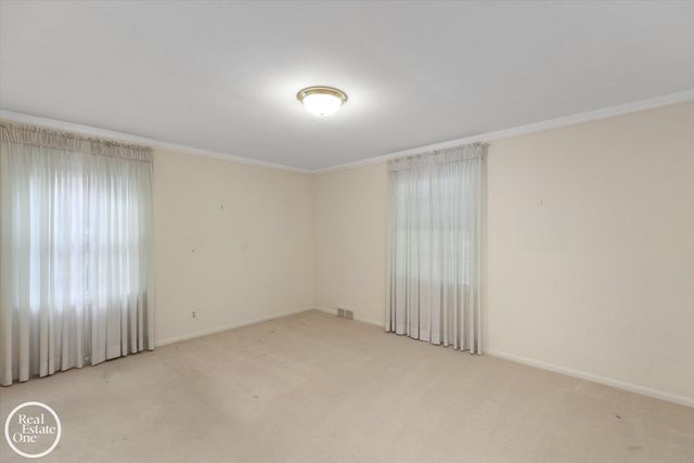 785 Barrington Road, Grosse Pointe Park, MI 48230