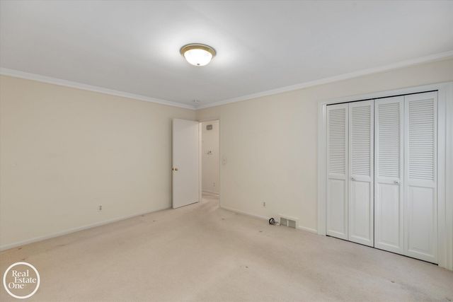 785 Barrington Road, Grosse Pointe Park, MI 48230