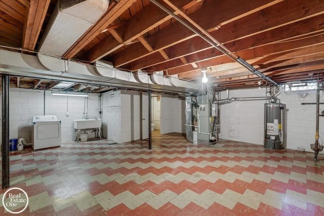 785 Barrington Road, Grosse Pointe Park, MI 48230