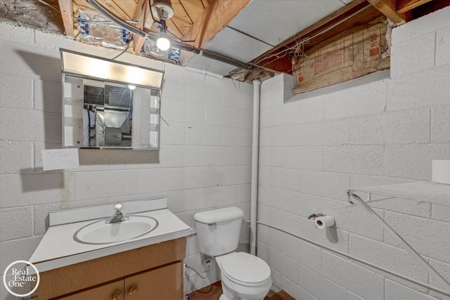 785 Barrington Road, Grosse Pointe Park, MI 48230