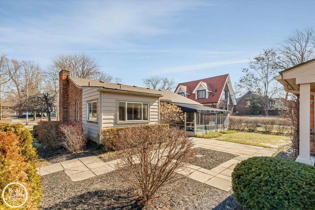 785 Barrington Road, Grosse Pointe Park, MI 48230