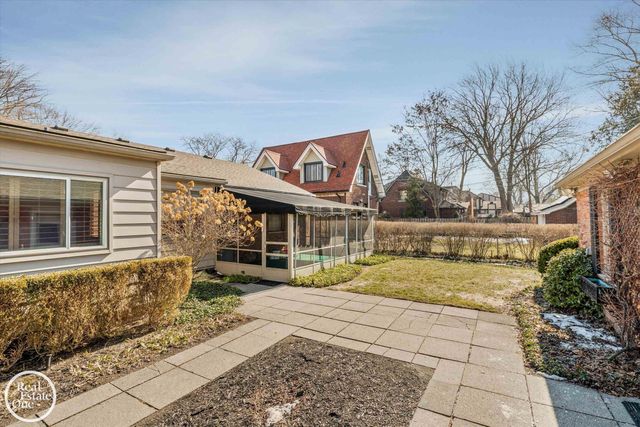 785 Barrington Road, Grosse Pointe Park, MI 48230
