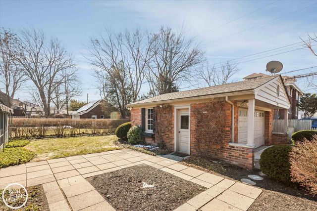 785 Barrington Road, Grosse Pointe Park, MI 48230