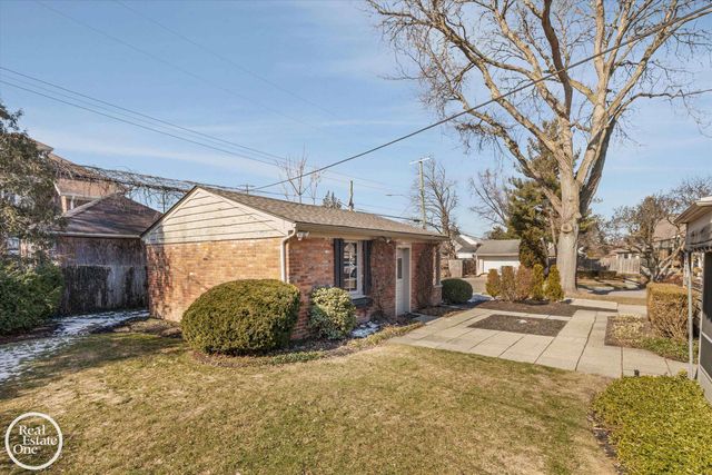 785 Barrington Road, Grosse Pointe Park, MI 48230