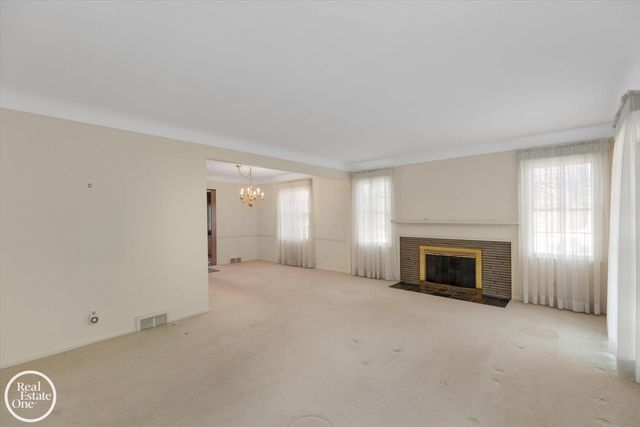 785 Barrington Road, Grosse Pointe Park, MI 48230