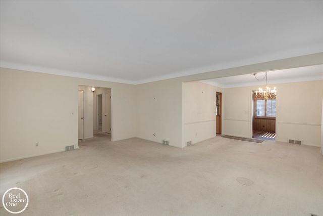 785 Barrington Road, Grosse Pointe Park, MI 48230