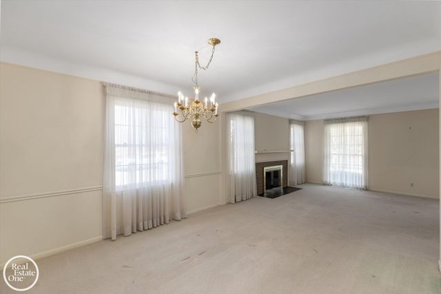 785 Barrington Road, Grosse Pointe Park, MI 48230