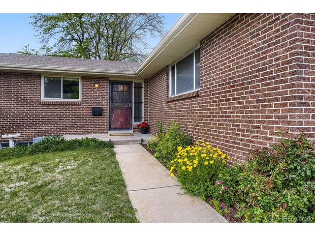 2723 S Fenton St, Denver, CO 80227