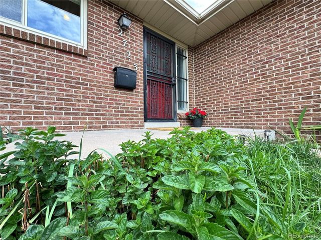 2723 S Fenton St, Denver, CO 80227