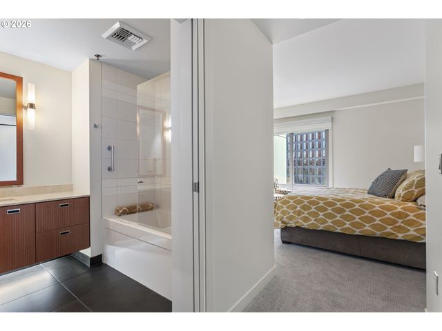 1310 Nw NAITO Pkwy 707, Portland, OR 97209