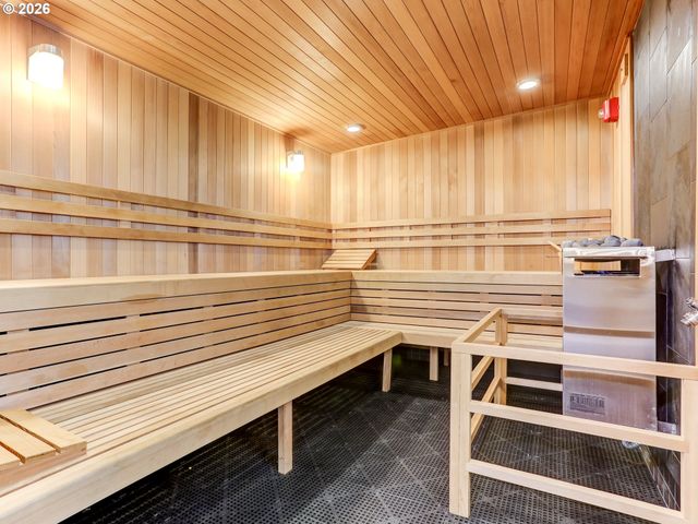 1310 Nw NAITO Pkwy 707, Portland, OR 97209