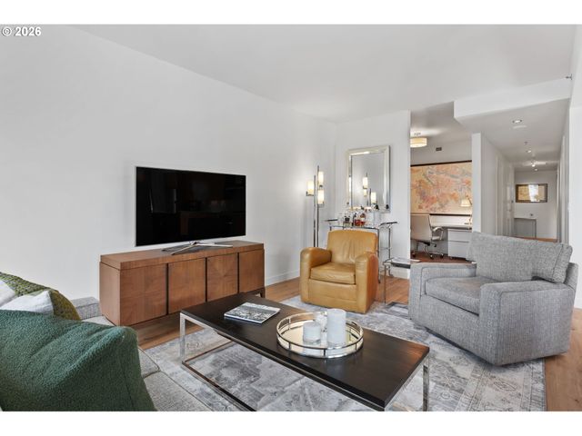 1310 Nw NAITO Pkwy 707, Portland, OR 97209