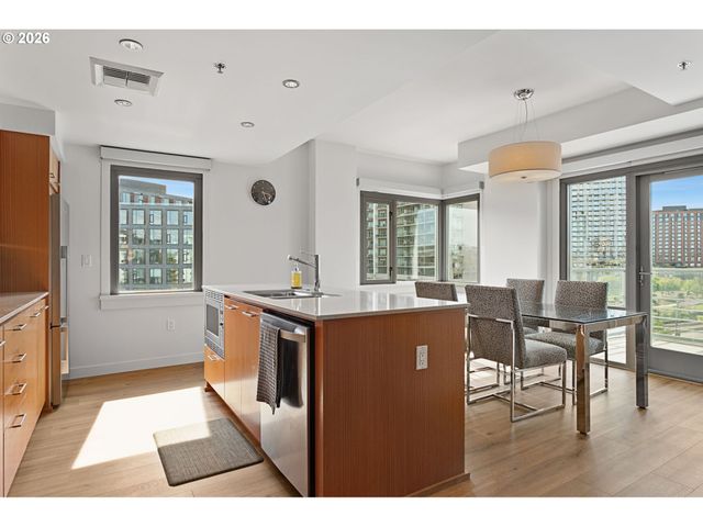 1310 Nw NAITO Pkwy 707, Portland, OR 97209